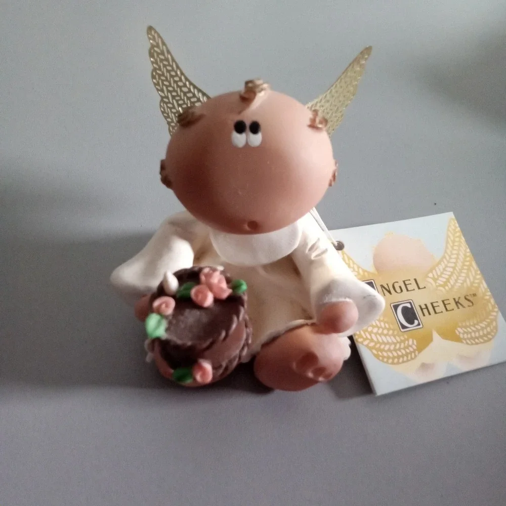Angel Cheeks Kirk's Folly Baby Guardian Angel Figurine with Cake 2001 Vintage